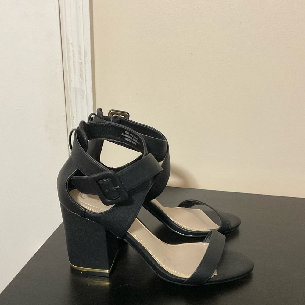 Black heel